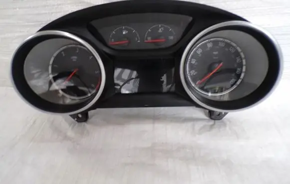 Opel Insignia B Speedometer (instrument cluster) 39113829