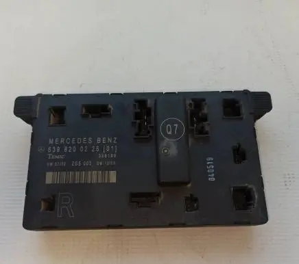 Mercedes-Benz Vito Viano W639 Door control unit/module 6398200226 ZGS003 356169