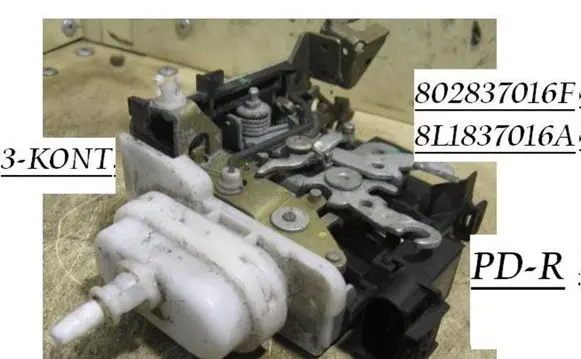 Audi A4 S4 B5 8D Front door lock 802837016F 8L1837016A