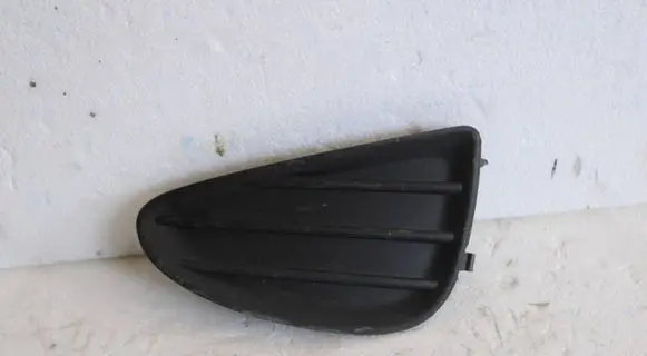 Toyota Yaris Front bumper lower grill 814820D140 130R7
