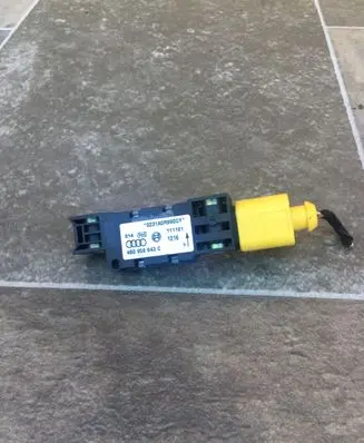 Audi A6 S6 C5 4B Airbag deployment crash/impact sensor 4B0959643C