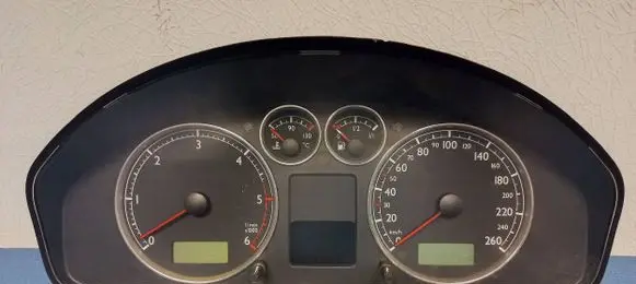 Volkswagen Sharan Speedometer (instrument cluster) 7M3920820H