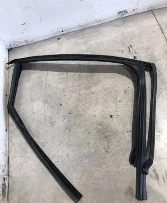 Volkswagen ID.7 Rubber seal rear door window/glass 14B839439