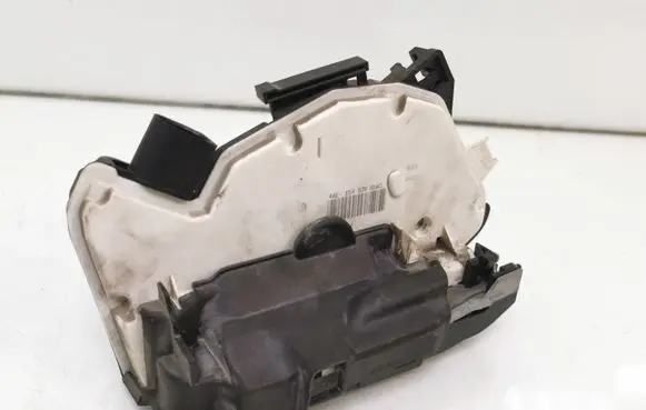 Volkswagen Up Rear door lock 1S4839016C