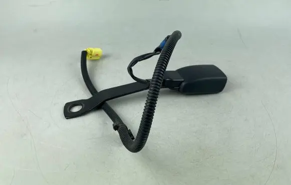 Subaru Legacy Front seatbelt buckle E034501