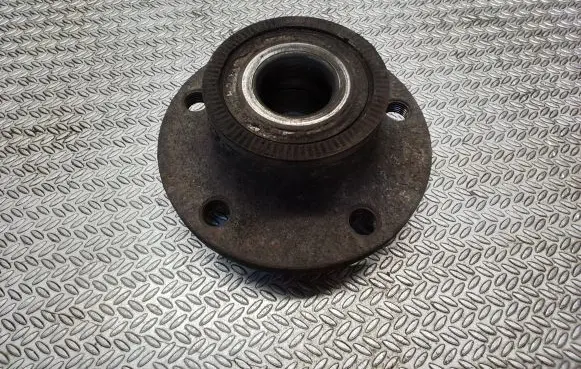 Volkswagen Caddy Rear wheel hub