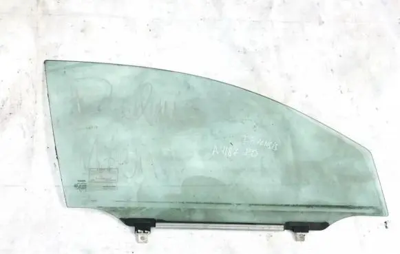 Toyota Avensis T250 Front door window glass four-door 