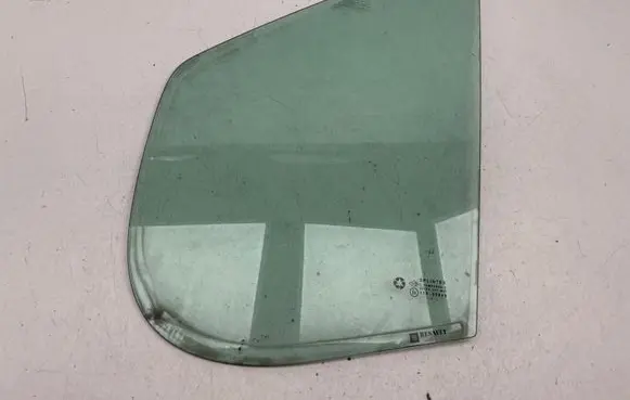 Opel Vivaro Front door vent window glass four-door 43R00049