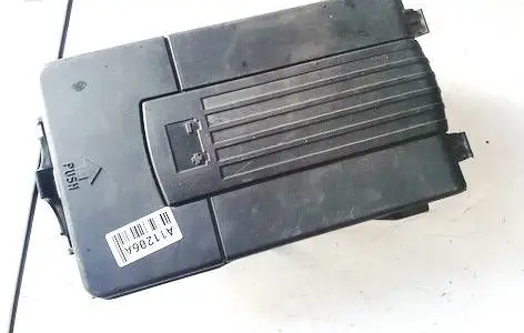Skoda Superb B6 (3T) Fuse box cover 1K0915443C