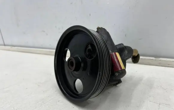 Renault Kangoo I Power steering pump 8200113599 8200112299