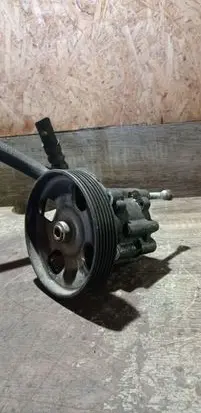 Citroen C5 Power steering pump 9682351680