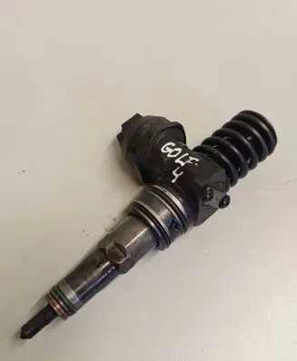 Volkswagen Golf IV Fuel injector 038130073AG