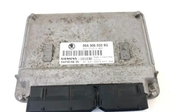 Skoda Octavia Mk1 (1U) Engine control unit/module 06A906033BG 5WP4015605