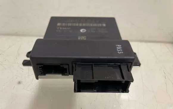 Audi A6 S6 C6 4F Gateway control module 4F0907468D 4F0910468A