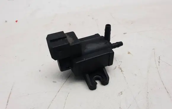 Volvo V60 EGR valve cooler 31219977 11T139 70261300