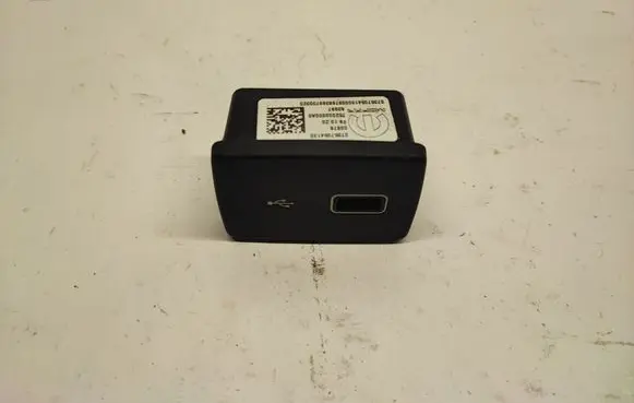 Fiat Doblo USB socket connector 07357054130 752000000A0