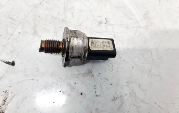 Ford Mondeo Mk III Fuel pressure sensor 55PP0301 55PP03-01