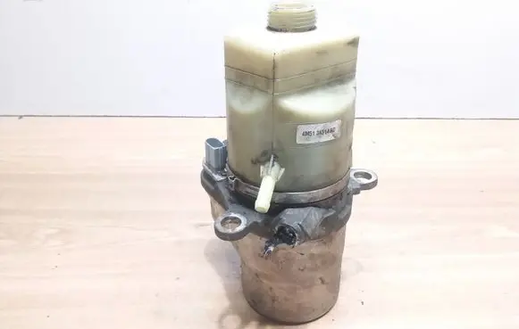 Ford Focus C-MAX Power steering pump 4M513K514AD