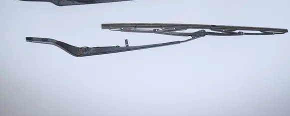 BMW X5 E53 Windshield/front glass wiper blade 8245372 7075612