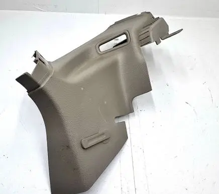 Ford Focus Seat belt trim BM51F613C46ACW