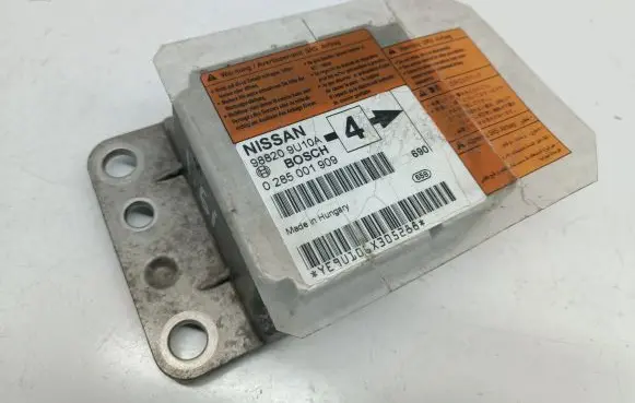 Nissan Note (E11) Airbag control unit/module 988209U10A 0285001909