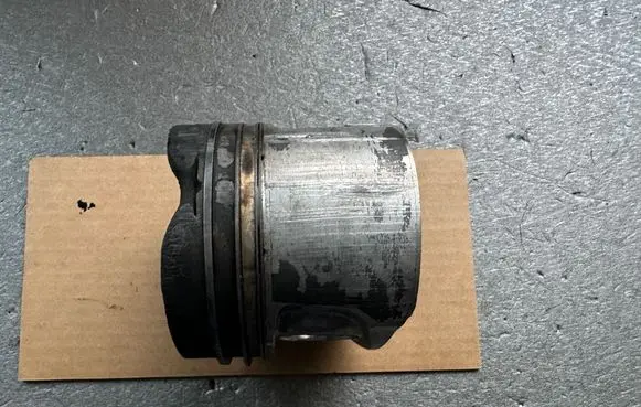 Piston