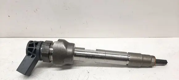 Toyota RAV 4 (XA40) Fuel injector 23670WA030