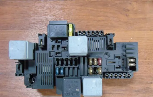 Mercedes-Benz E W213 Fuse box set A2139062202
