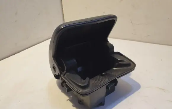 Car ashtray