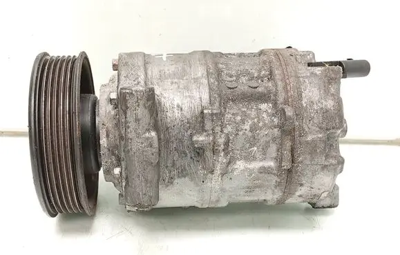 Volkswagen PASSAT B8 Air conditioning (A/C) compressor (pump) 5Q0816803D