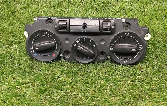 Volkswagen Jetta V Climate control unit 1K0820047JM 5HB00935285