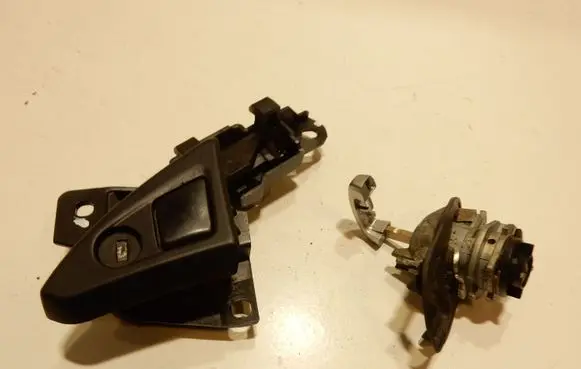 BMW 5 F10 F11 Front door lock (next to the handle) BARREL 59231