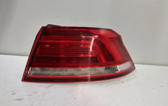 Volkswagen PASSAT B8 Rear/tail lights
