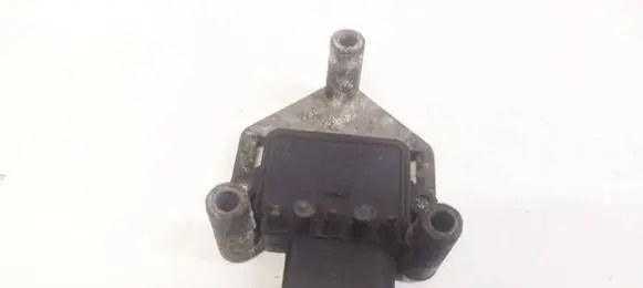 Volkswagen Golf IV Ignition amplifier control unit 032905108