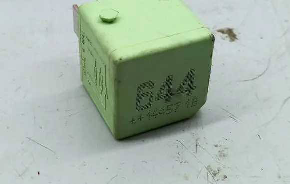 Volkswagen Jetta VI Other relay 4H0951253