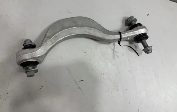 BMW X6 G06 Rear upper control arm/wishbone 6878021