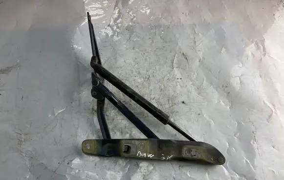 BMW 5 E39 Tailgate/trunk/boot hinge 41518159397