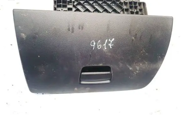 BMW X1 E84 Glove box 514517717513 2991435