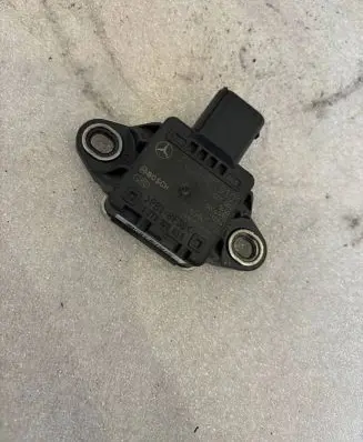 Mercedes-Benz E W212 ESP acceleration yaw rate sensor A0009059101 898001043A L016906000