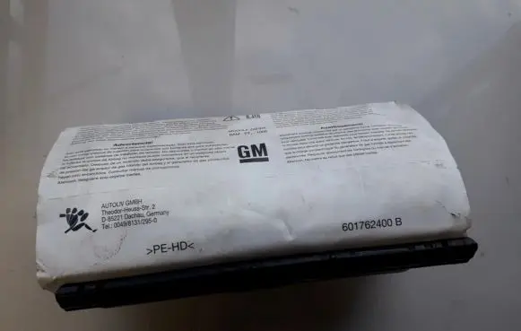 Opel Zafira B Passenger airbag 13111177 601762400B