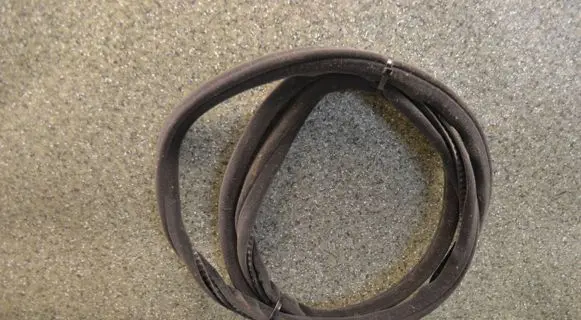 BMW 5 E60 E61 Rubber seal front coupe door 11395