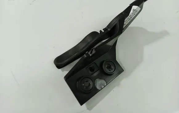 Opel Corsa D Engine bonnet (hood) release handle 13186912