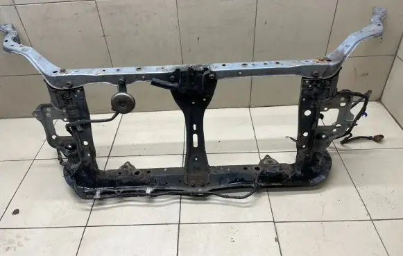 Subaru Outback Radiator support slam panel