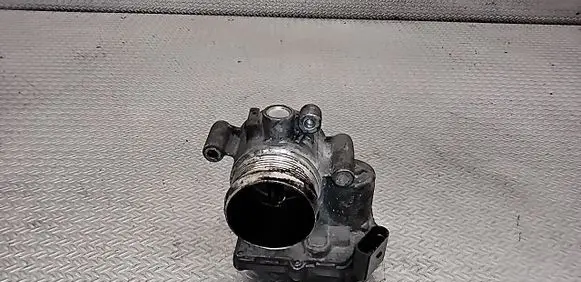 Volkswagen PASSAT B6 Throttle valve 03L128063E