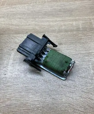 Heater blower motor/fan resistor