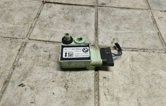 BMW 5 E60 E61 Airbag deployment crash/impact sensor 65776978822 5WK43448