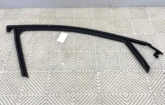 Peugeot 3008 II Rubber seal front door (on door) 9811246680