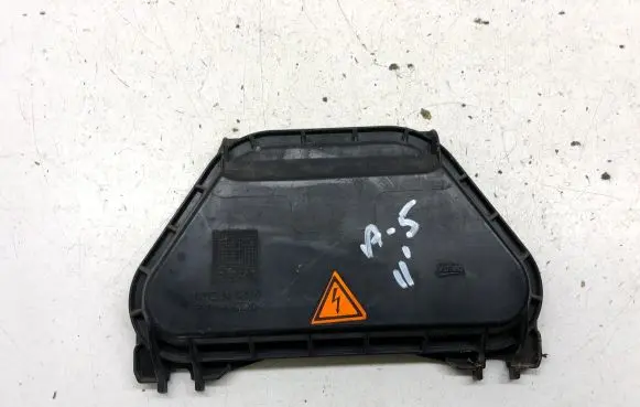 Headlight/headlamp dust cover