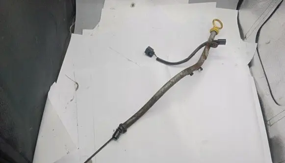 Renault Trafic III (X82) Oil level dip stick 