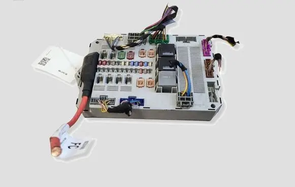 Jaguar XF X250 Fuse module 9X2314B476BC